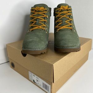 UGG K Hilmar waterproof boots sz 4